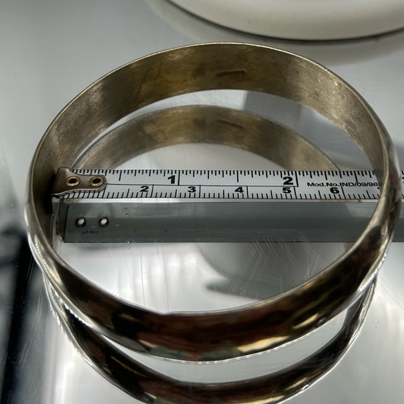 Silver Bangles, Purple Howlite w/Silver Beads necklace & silver clip-on earrings - Picture 9 of 13
